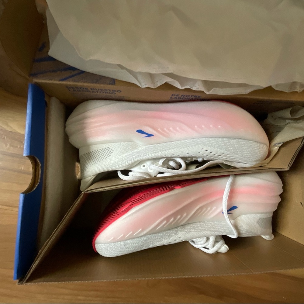 *NEW Brooks White Running shoes